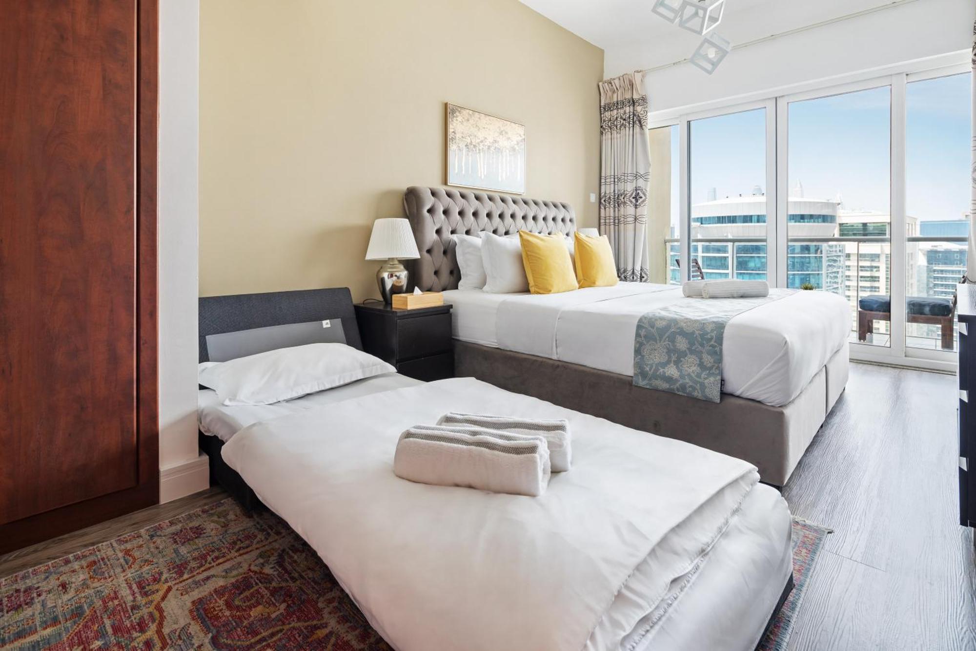 Modern & Spacious 2-Bed Condo With Panoramic Lake Views, Dual Balconies, Steps From Dubai Jlt Metro By "La Buena Vida Holiday Homes" Exterior foto