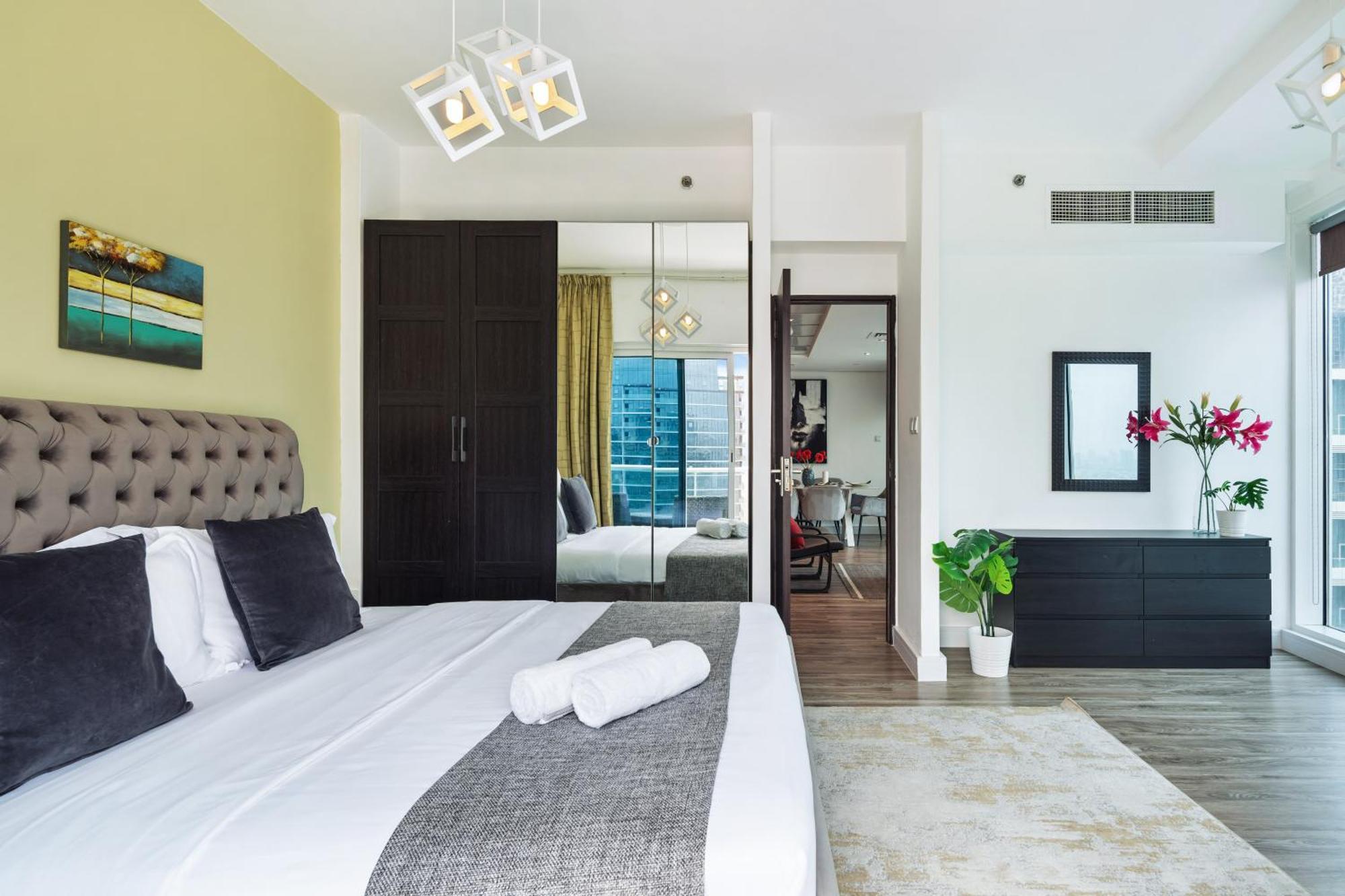 Modern & Spacious 2-Bed Condo With Panoramic Lake Views, Dual Balconies, Steps From Dubai Jlt Metro By "La Buena Vida Holiday Homes" Exterior foto