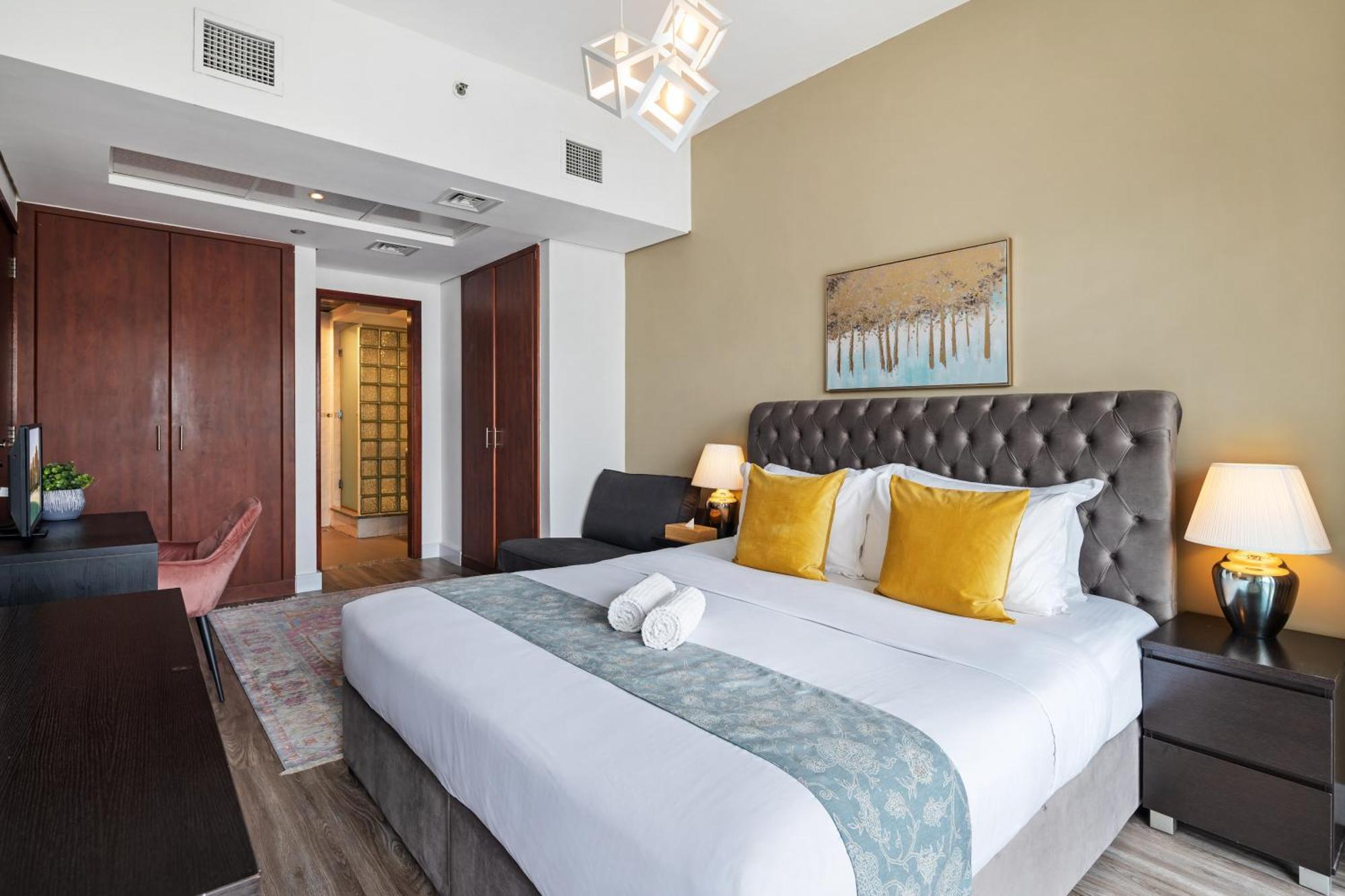 Modern & Spacious 2-Bed Condo With Panoramic Lake Views, Dual Balconies, Steps From Dubai Jlt Metro By "La Buena Vida Holiday Homes" Exterior foto