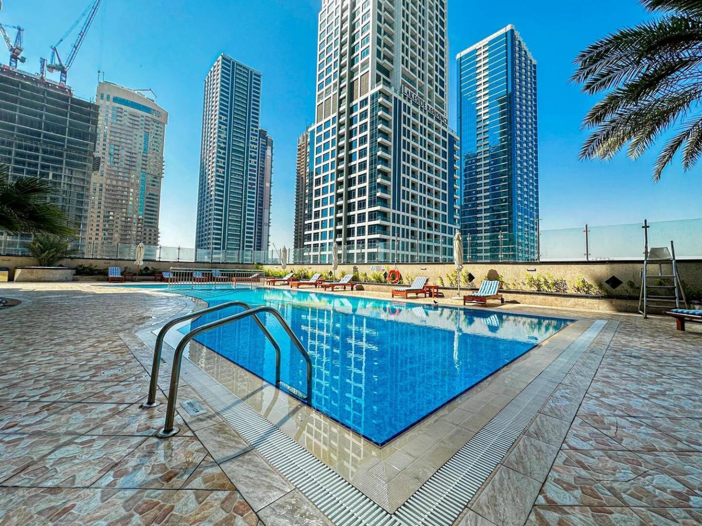 Modern & Spacious 2-Bed Condo With Panoramic Lake Views, Dual Balconies, Steps From Dubai Jlt Metro By "La Buena Vida Holiday Homes" Exterior foto